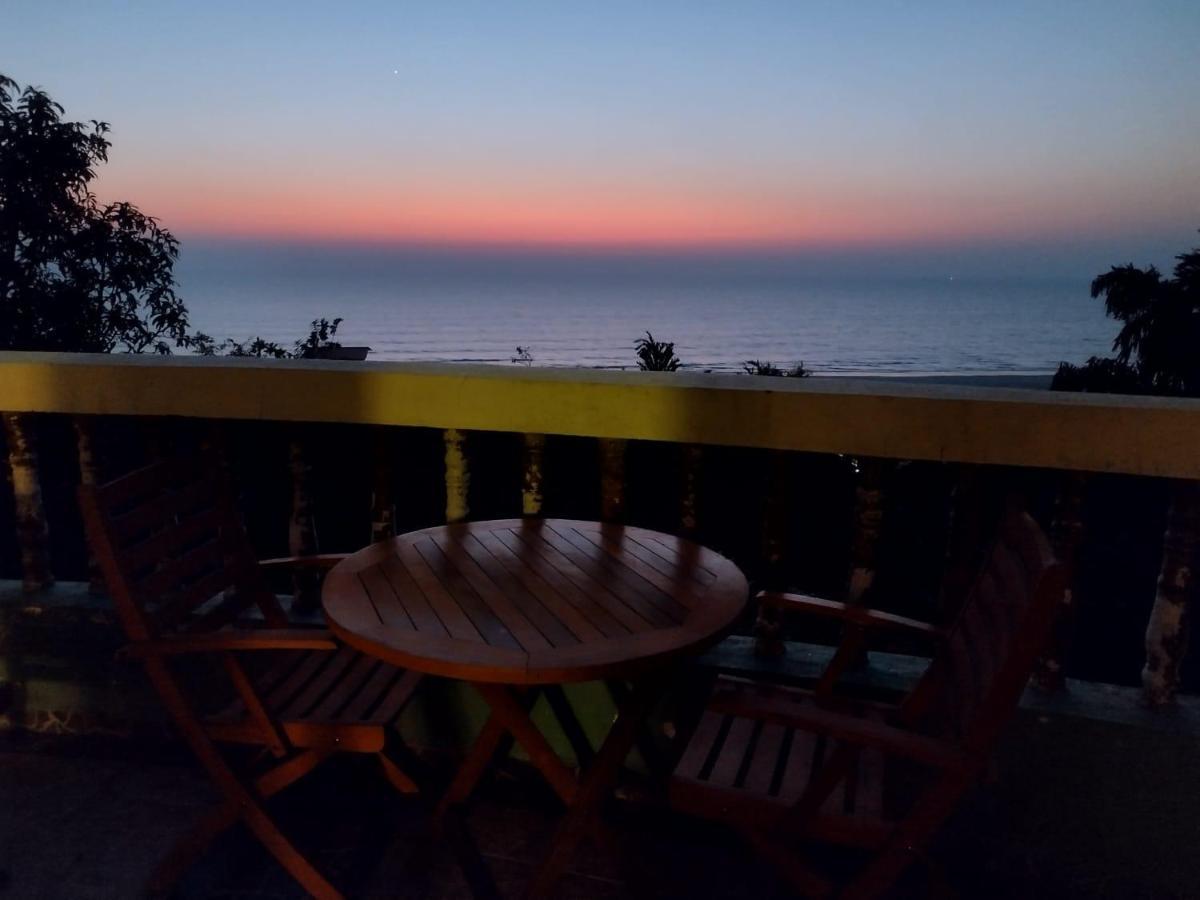 Villa Infinity By The Sea Murud  Exteriér fotografie